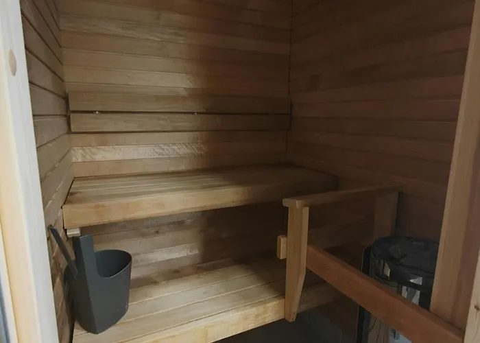 Lägenhet For 4 With Sauna